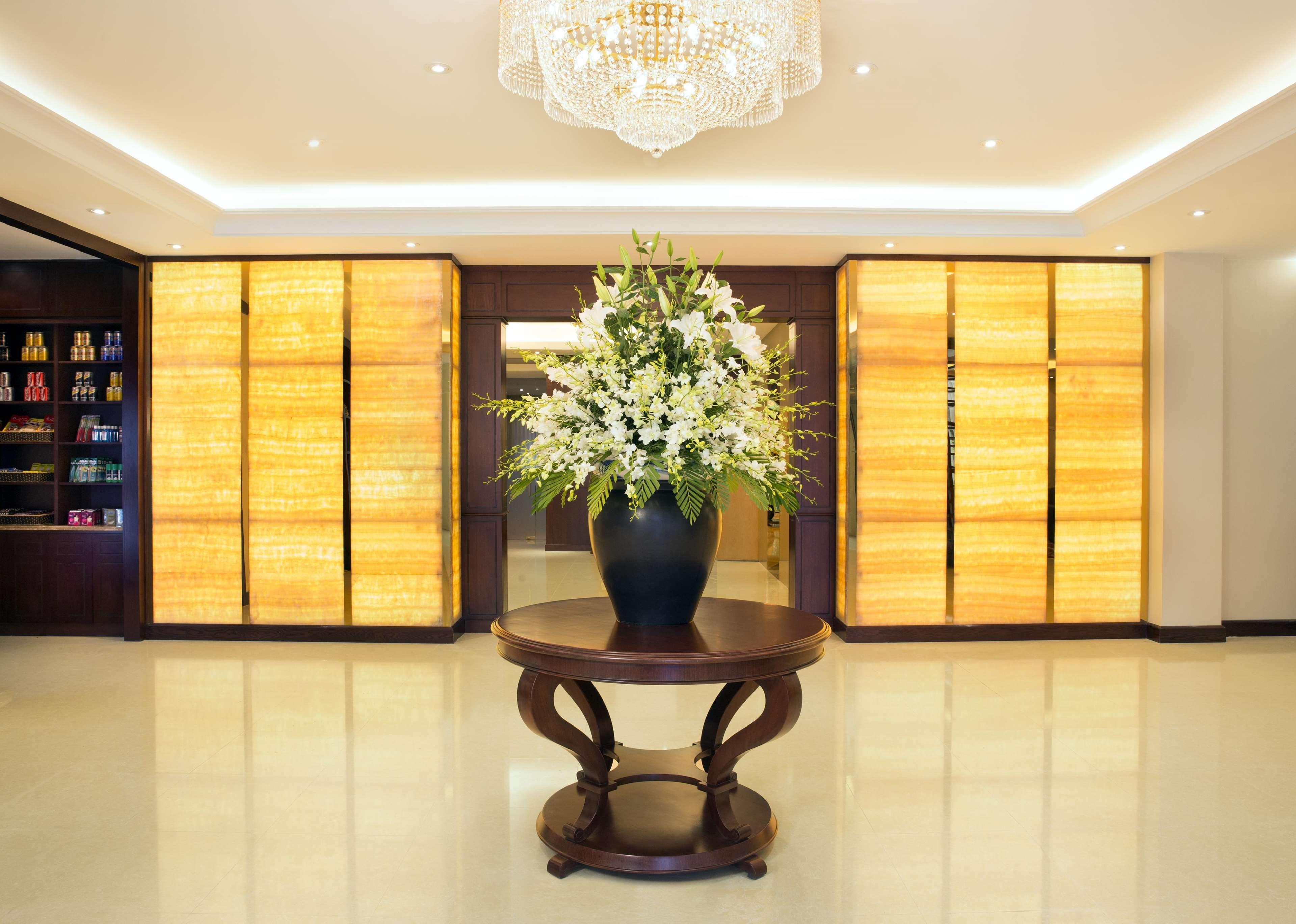 Hilton Garden Inn Hanoi Buitenkant foto
