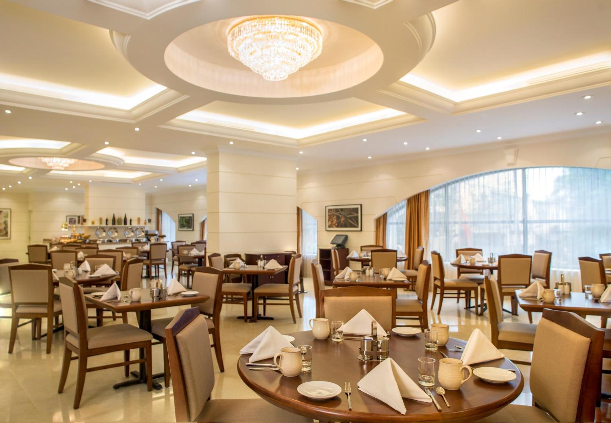 Hilton Garden Inn Hanoi Buitenkant foto