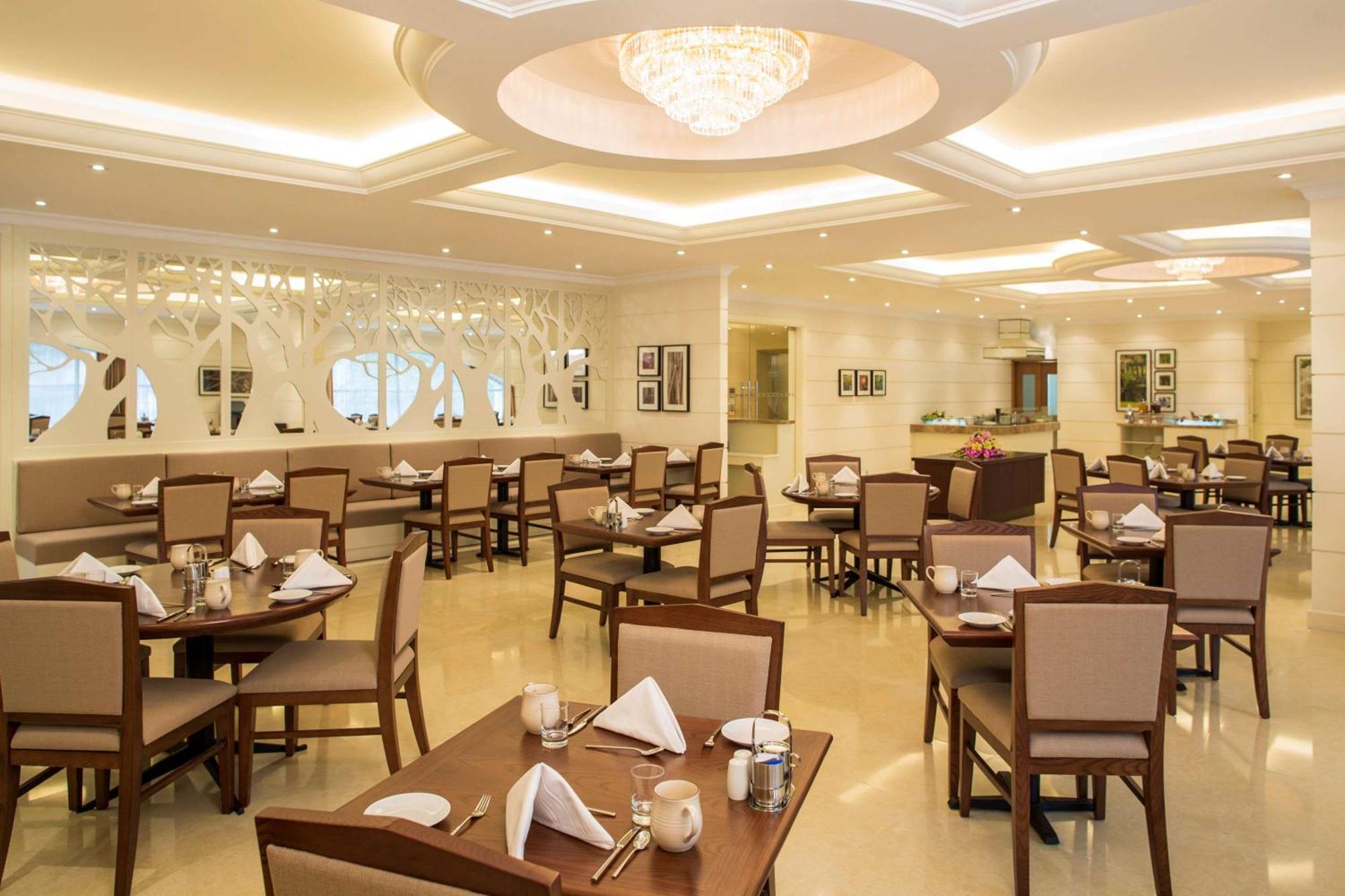Hilton Garden Inn Hanoi Buitenkant foto