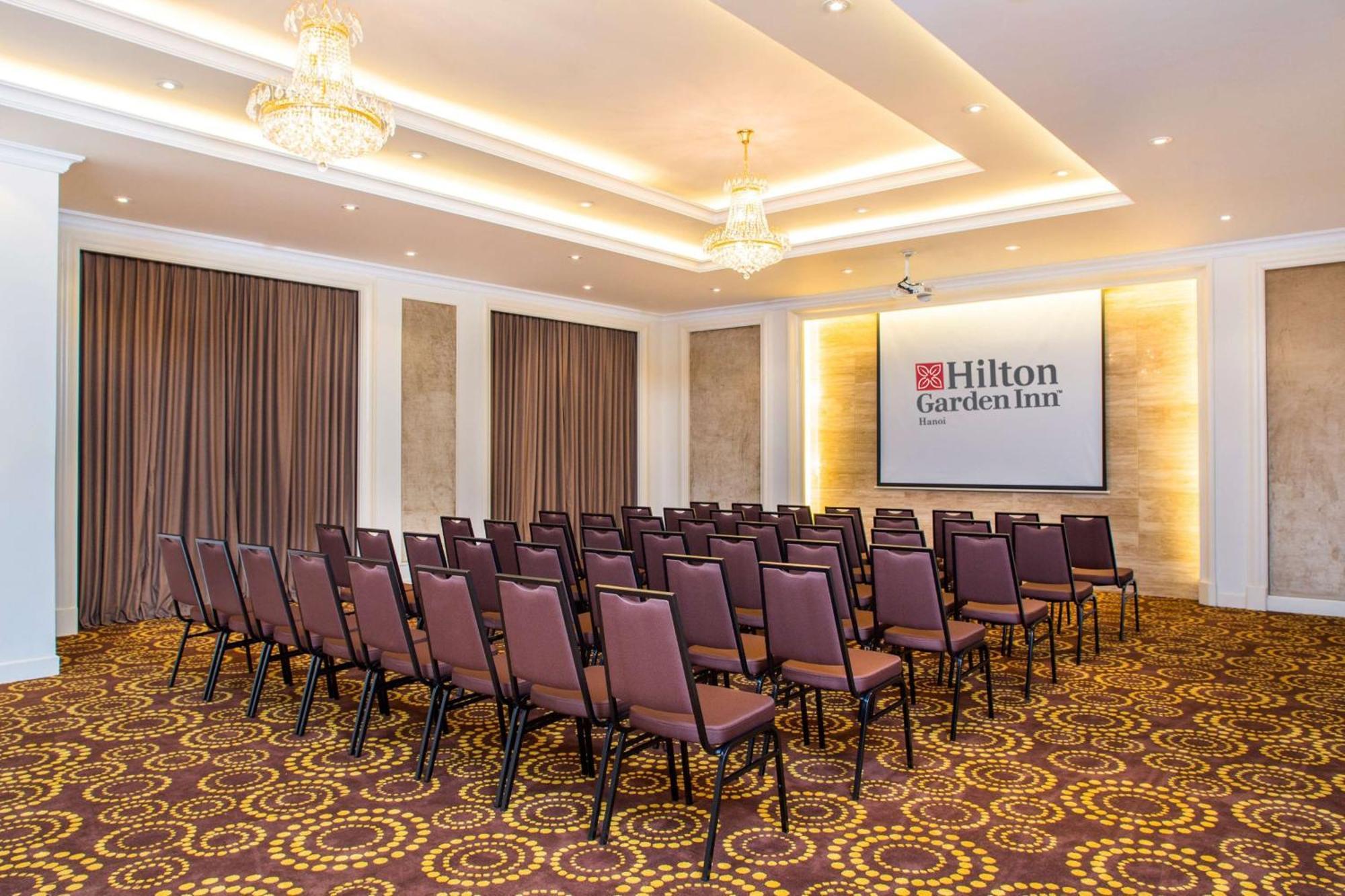 Hilton Garden Inn Hanoi Buitenkant foto