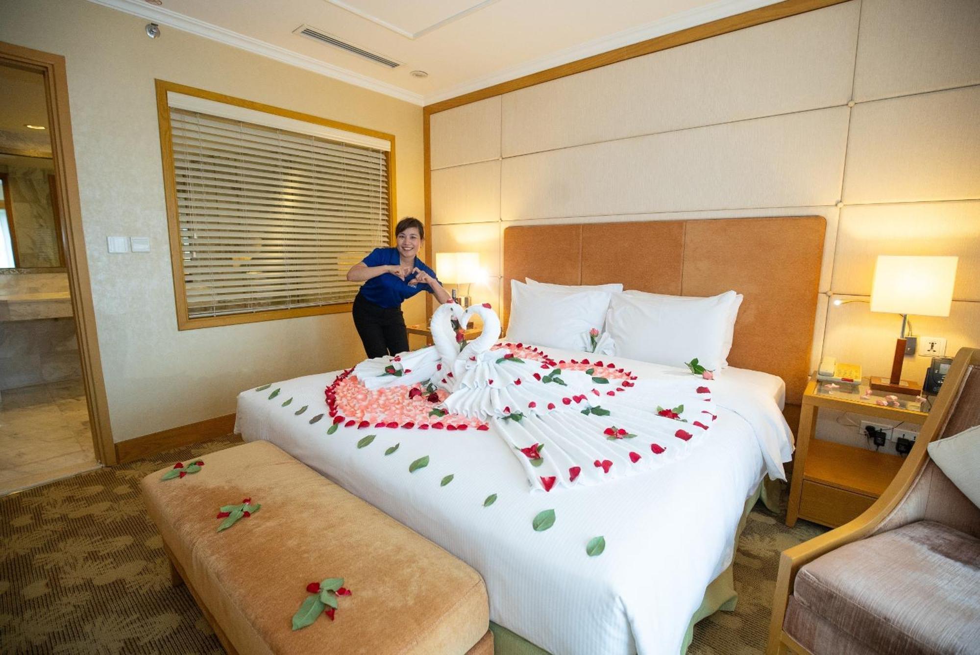 Hilton Garden Inn Hanoi Buitenkant foto